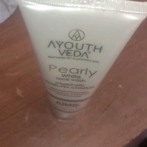 Ayouthveda Pearl Brightening Face Wash