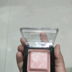 Branded New Swizz Beauty Highlighter