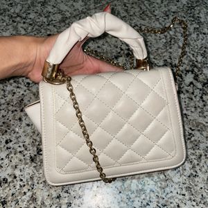 Beige/cream Coloured Handbag With Detachable Strap