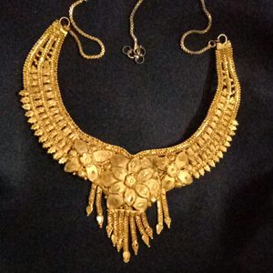 GOLD COVERING NECKLACE