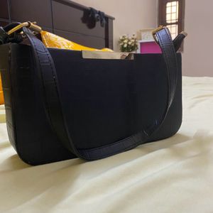 Stylish Black Textured Shoulder Bag