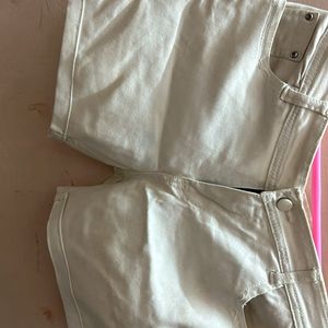 White Denim Shorta