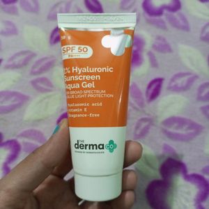 The Derma Co 2 % Hyaluronic Acid Sunscreen Aquagel