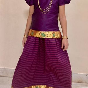 Pattu pavada Lehenga(6-7 Years)