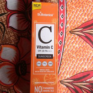 St.Botanica Vitamin C Sunscreen