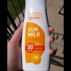 250ml SPF 50 Sunscreen Body Lotion