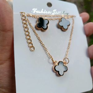 Clover Necklace