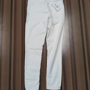 U-53 Size 30 Slim Fit Women Denim Jeans