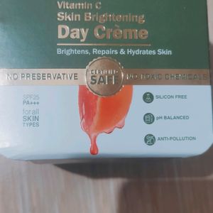 2 Lotus Vitamin C Skin Brightening Day Creme