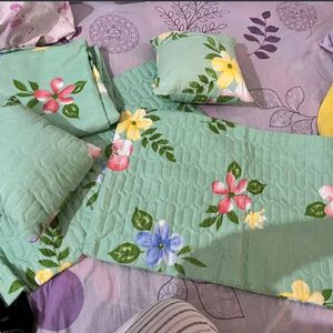 Double Bedsheet With Pillow Covers