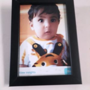 4 Photo Frames