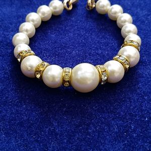 Pearl Bracelet With Diamonds