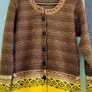 Beautiful YELLOW BROWN SWEATER