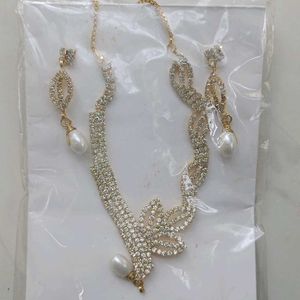 Neck And Earring Set