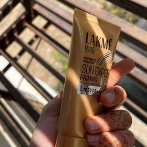 Lakme Sun Expert Primer + Sunscreen, SPF 50 PA+++