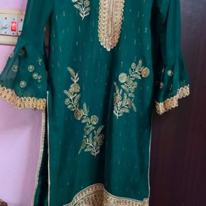 OFFER ALERT🤩Dark Green PAKISTANI SUIT SET