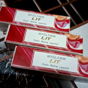 Myglamm Satin Matte Lipstick