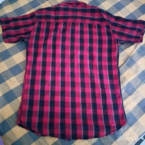 Red ♥️ checks half sleeve shirt xl- size