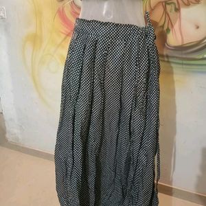 Skirt N Blouse (Black And White)