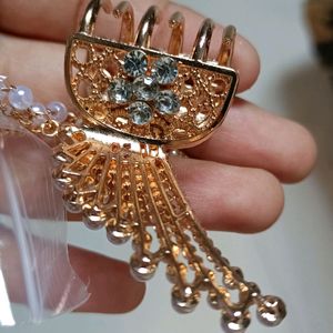 Price Drop Korean Pearl Hair Clip/Butterfly/Clutch