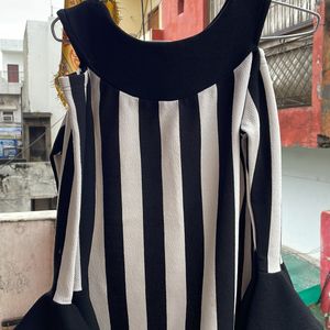 Black And White Line Shoulder Cut Top