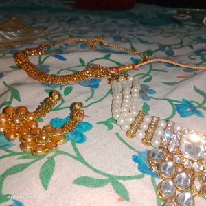 2 Jwellery Set With  Earings