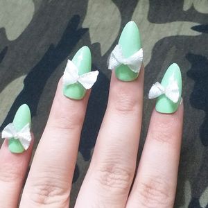 Press On Nails(Cupid's Bow~Pistachio Green)