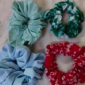 Scrunchies❤