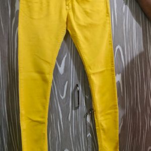 Trendy Yellow Jeans