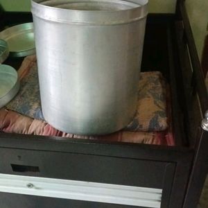 Aluminium Pot