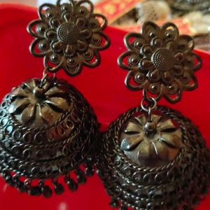 Beautiful 😍 Black 🖤 Colour Earrings 😍