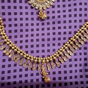 Necklace, Jhumka And Maangtika Set