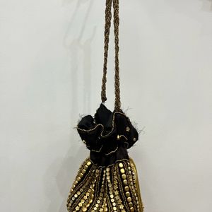 Black & Gold Beaded Potli