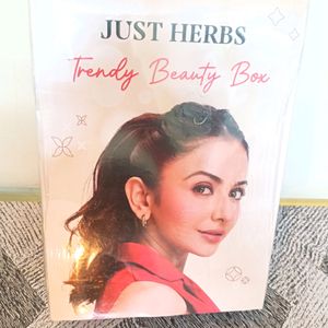 Just Herbs Trendy Beauty Box - MakeUp Kit