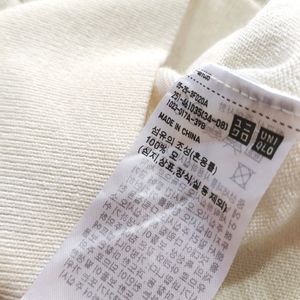 Uniqlo Fine Knit Light Woolen Top