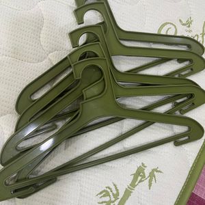 Clothe Hangers - 9 Count