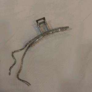 Women Silver-Toned & White Embellished Clawclip