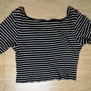 Black & White Quarter Sleeve crop top | size: M