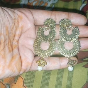 Women Earing