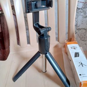 Wireless Bluetooth R1S Tripod With Selfie Stick