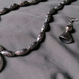 Necklace Set In Oxides