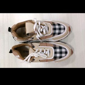 Tronistor New Beige And Checked Shoes