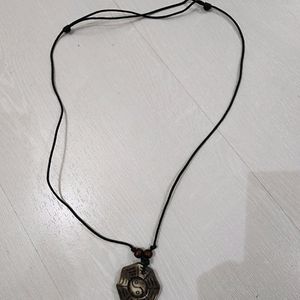 ying Yang Adjustable Chain Thread Pendant