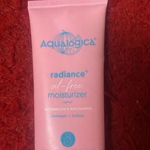 Aqualogica Radiance Oil Free Moisturizer