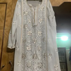 Beautiful White Lucknowi Chikankari Kurti