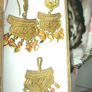 Golden Pendal Set