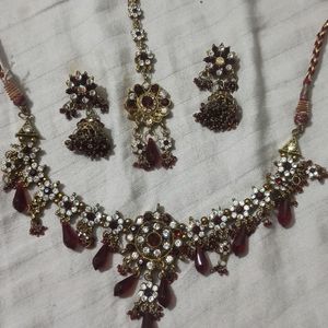 Neclace Set With Kumkum Bindi