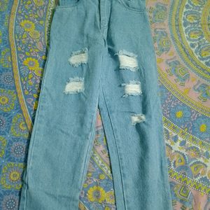 Ripped Denim New Jeans