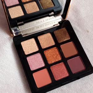 💁‍♀️Manish Malhotra 9 In 1 Eyeshadow Palette