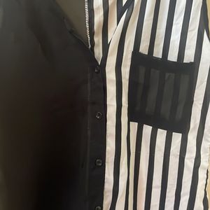 Black And White stripes top940